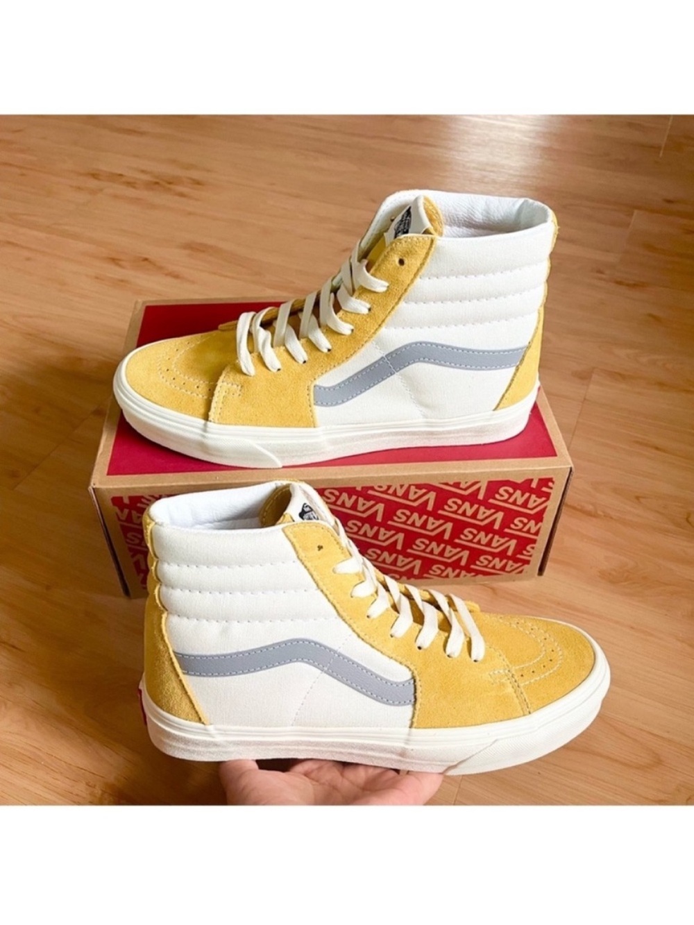 Vans Women SK8-Hi Honey
Gold Suede Canvas Size 9.5 US
